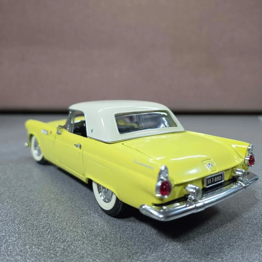 Roadlegends Ford 1955 Thunderbird Diecast Model Car Excellent